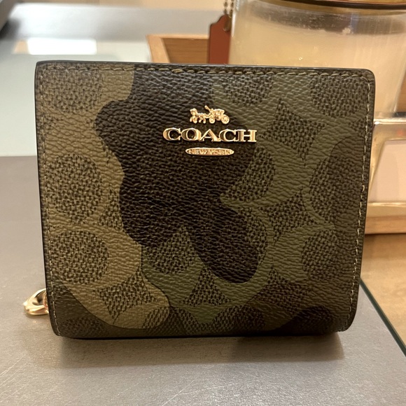 New Coach Snap Wallet In Signature Camo Print # CW538 - Picture 2 of 6